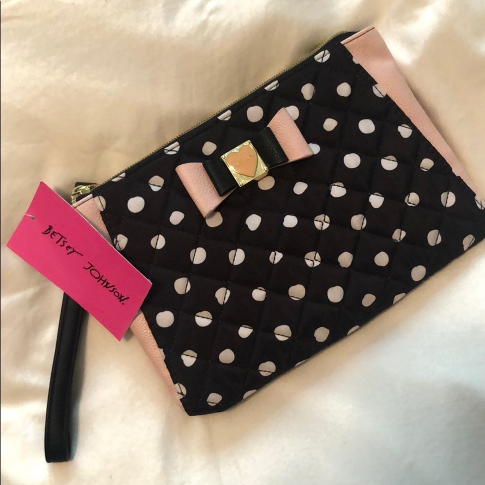 Wristlet